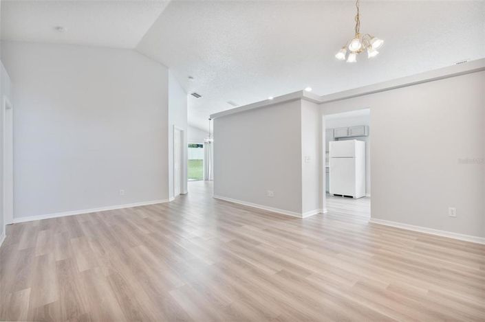 Image No.6-4 Bed Property for sale