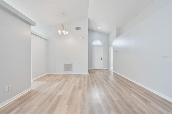 Image No.8-4 Bed Property for sale