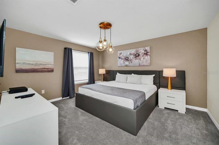 Image No.10-5 Bed Property for sale