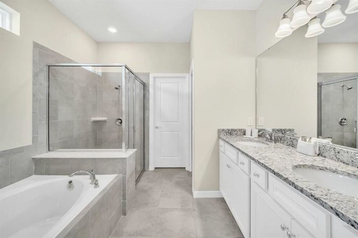 Image No.12-5 Bed Property for sale