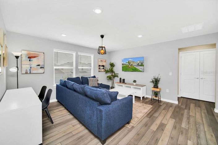 Image No.15-5 Bed Property for sale