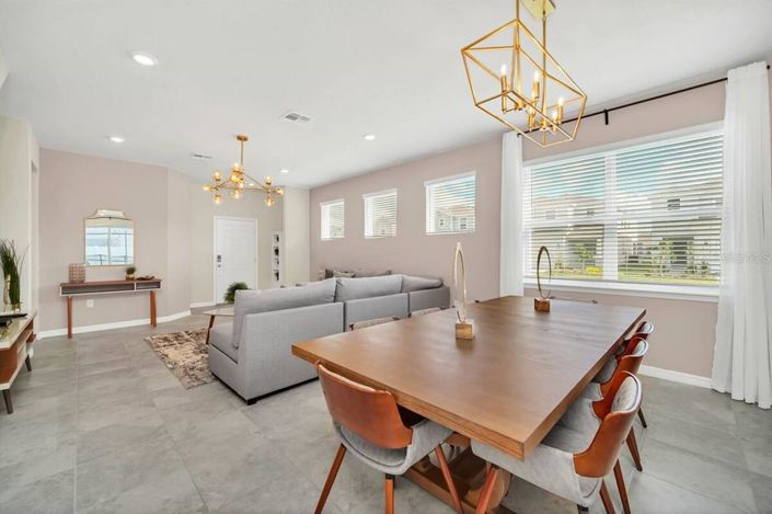 Image No.5-5 Bed Property for sale