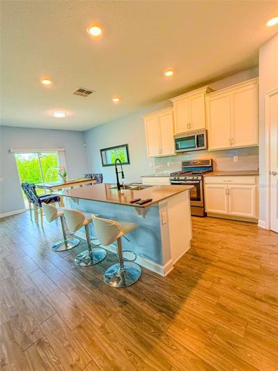 Image No.14-4 Bed Property for sale