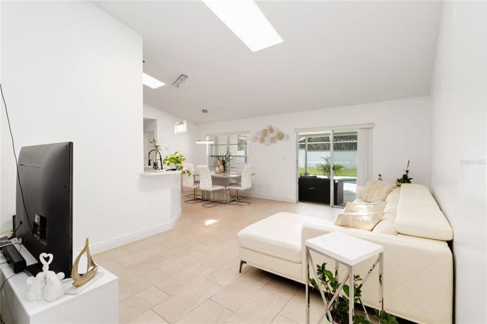 Image No.18-5 Bed Property for sale