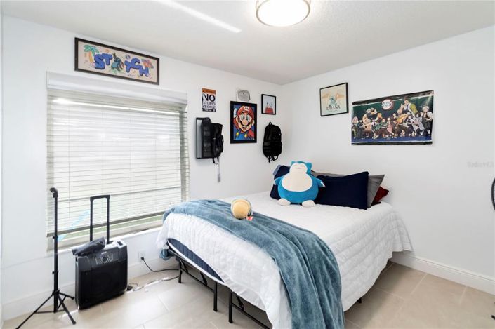 Image No.28-5 Bed Property for sale