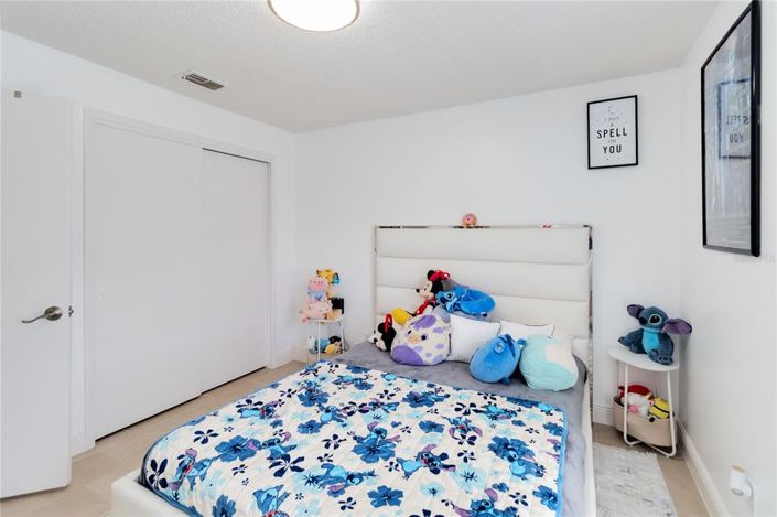 Image No.29-5 Bed Property for sale