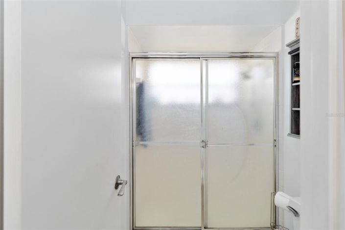 Image No.32-5 Bed Property for sale