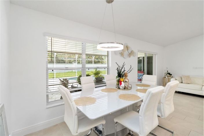 Image No.5-5 Bed Property for sale