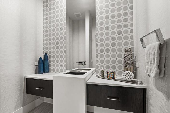 Image No.15-4 Bed Property for sale