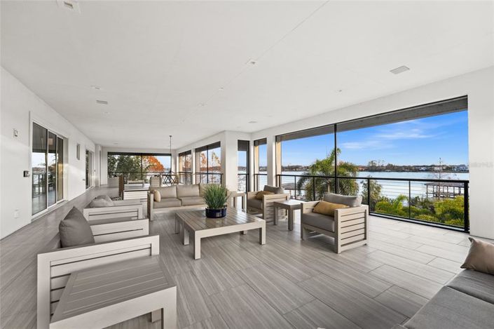 Image No.19-4 Bed Property for sale