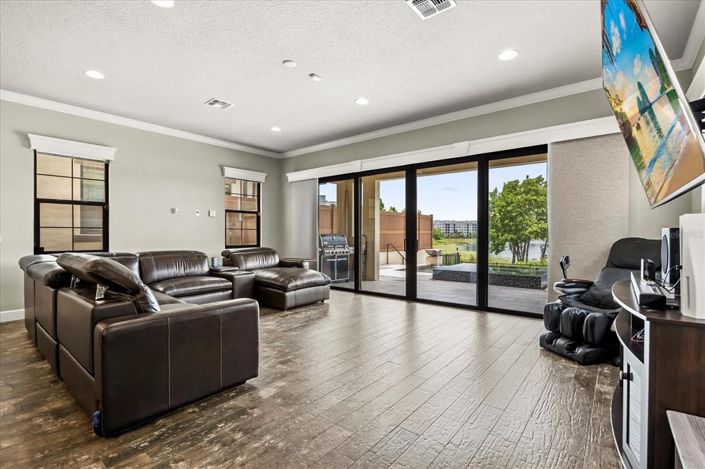 Image No.6-4 Bed Property for sale