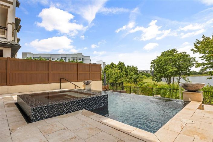 Image No.69-4 Bed Property for sale