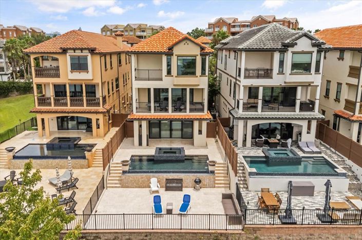 Image No.74-4 Bed Property for sale