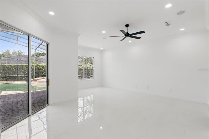 Image No.24-5 Bed Property for sale