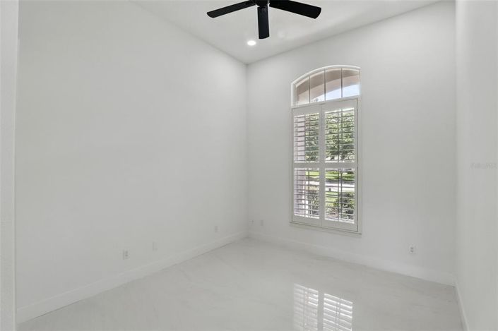 Image No.29-5 Bed Property for sale