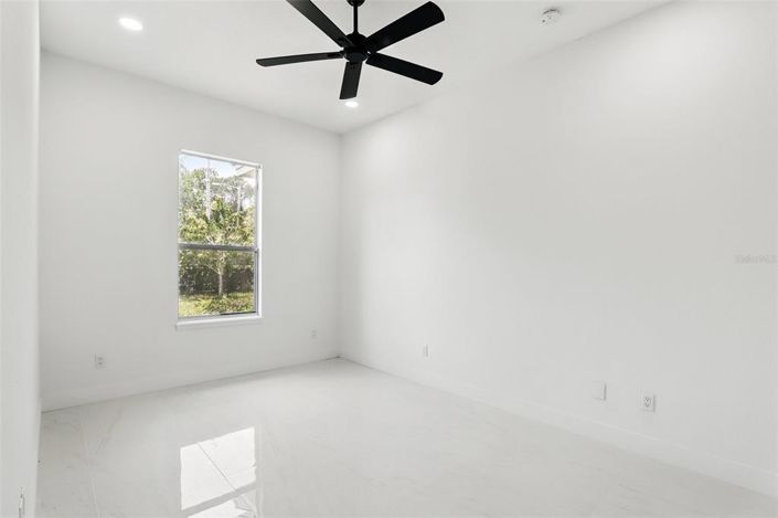 Image No.35-5 Bed Property for sale