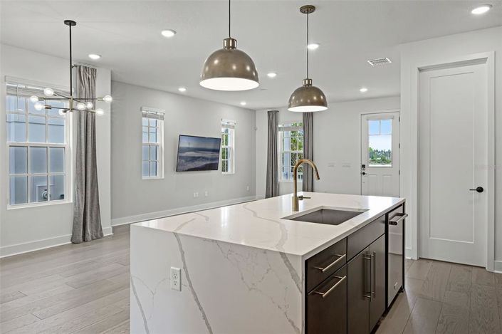 Image No.14-3 Bed Townhouse for sale