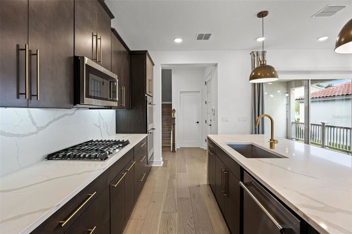 Image No.15-3 Bed Townhouse for sale