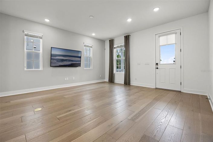 Image No.8-3 Bed Townhouse for sale