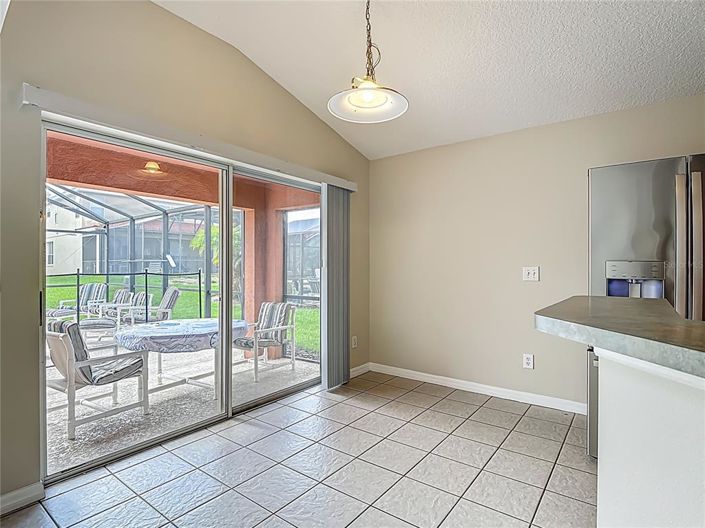 Image No.20-5 Bed Property for sale