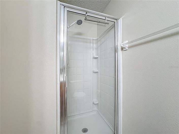 Image No.38-5 Bed Property for sale