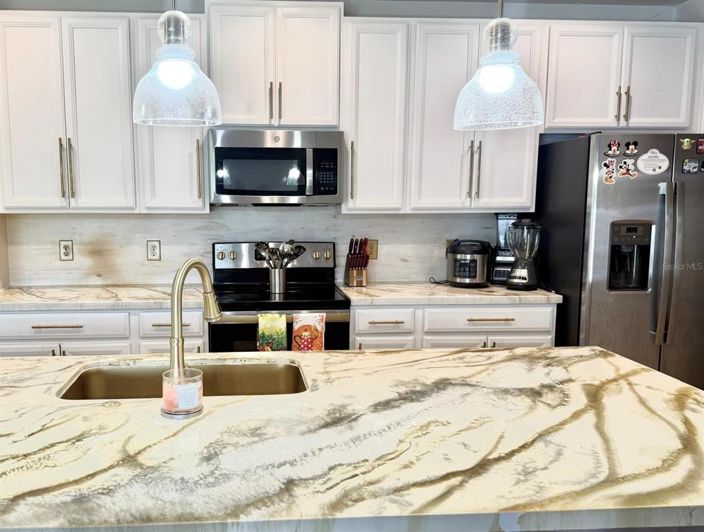 Image No.6-4 Bed Property for sale