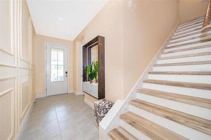 Image No.13-5 Bed Townhouse for sale