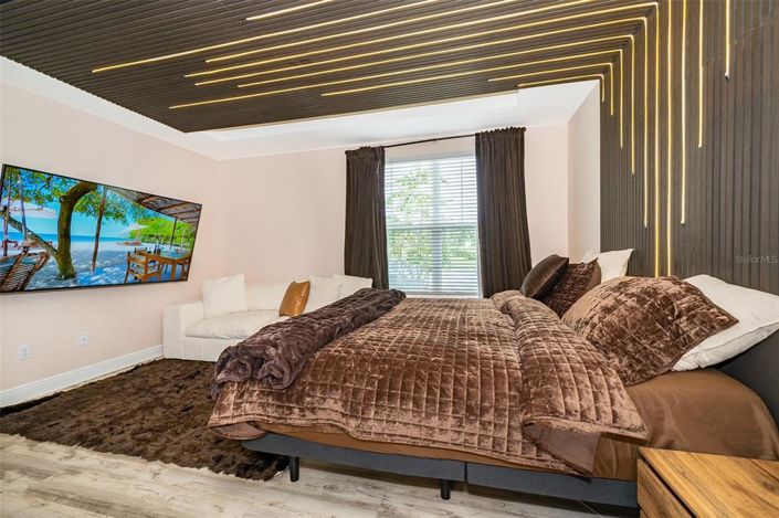 Image No.15-5 Bed Townhouse for sale