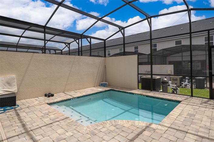 Image No.17-5 Bed Townhouse for sale