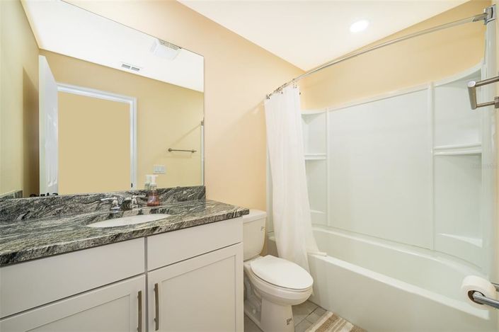 Image No.27-5 Bed Townhouse for sale