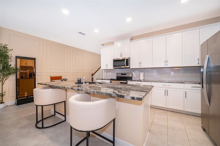 Image No.6-5 Bed Townhouse for sale