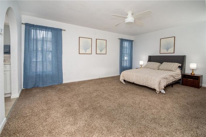 Image No.17-5 Bed Property for sale