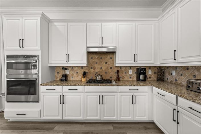 Image No.10-5 Bed Property for sale