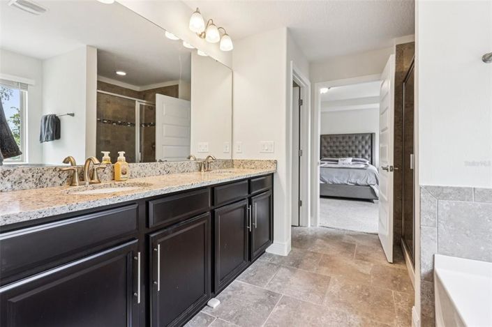 Image No.30-5 Bed Property for sale