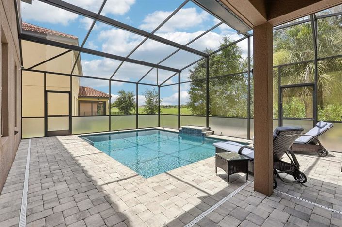 Image No.37-5 Bed Property for sale