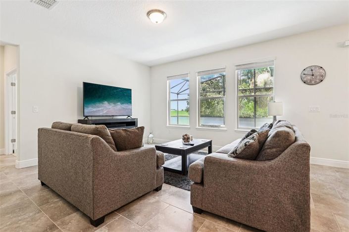 Image No.5-5 Bed Property for sale