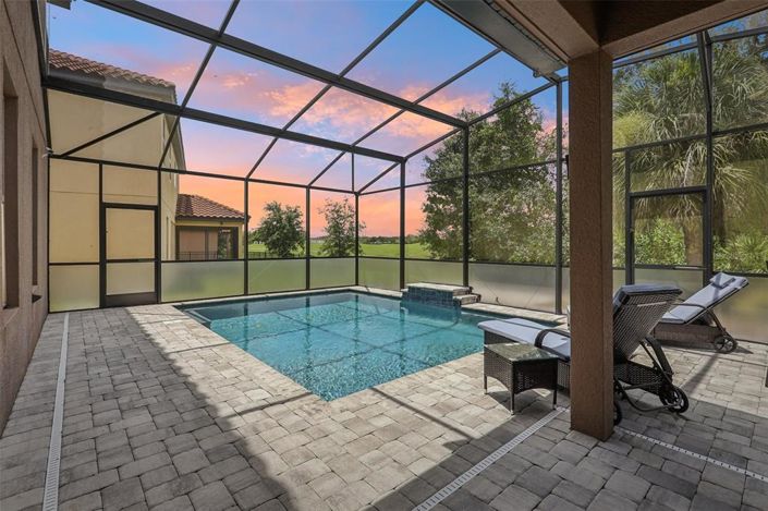 Image No.71-5 Bed Property for sale