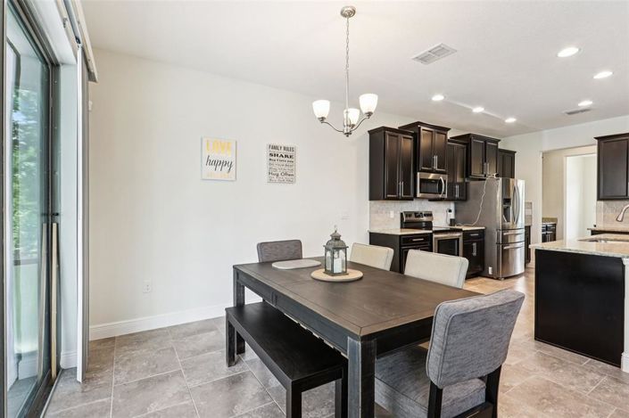 Image No.9-5 Bed Property for sale