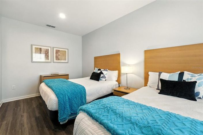 Image No.21-2 Bed Townhouse for sale