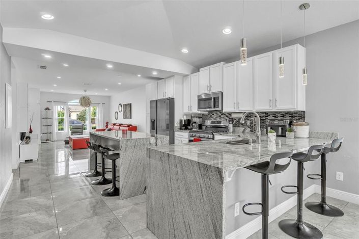 Image No.10-4 Bed Property for sale