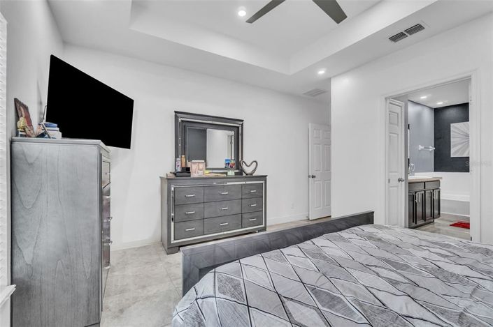 Image No.16-4 Bed Property for sale