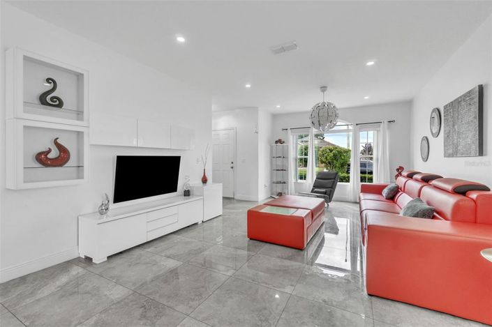 Image No.6-4 Bed Property for sale