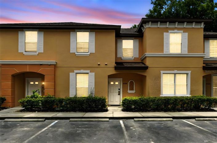 Image No.1-Maison de ville de 4 chambres à vendre à Kissimmee