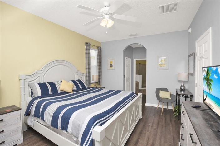 Image No.16-4 Bed Property for sale