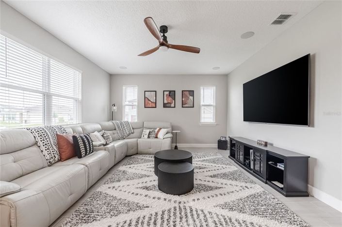 Image No.19-4 Bed Property for sale