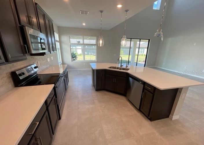 Image No.8-5 Bed Property for sale