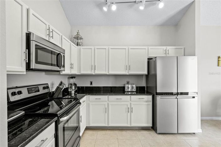 Image No.10-5 Bed Property for sale