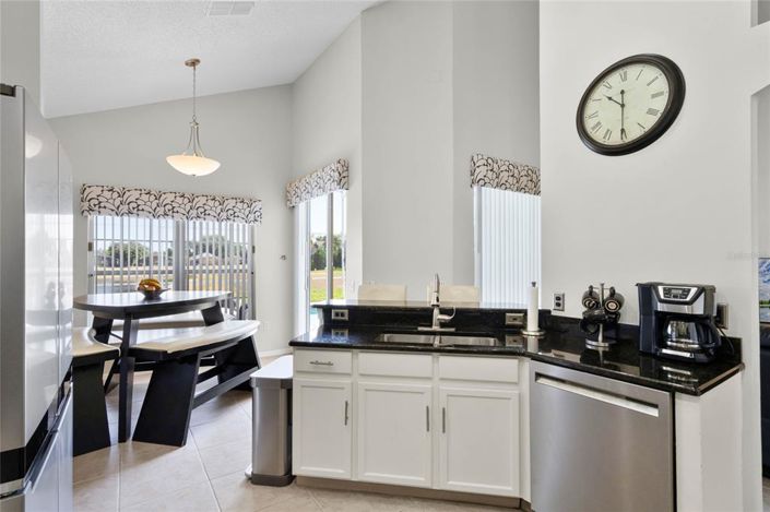 Image No.11-5 Bed Property for sale