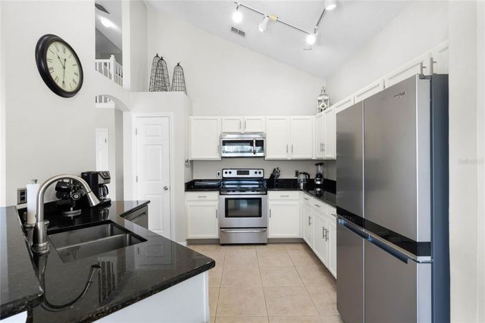 Image No.12-5 Bed Property for sale