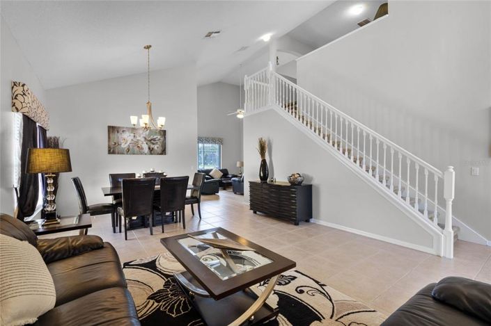 Image No.5-5 Bed Property for sale